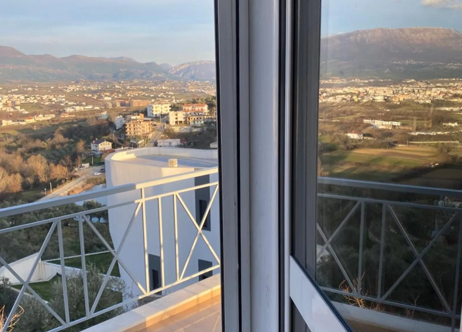 Guest house Private Rooms In Villa, City Side Tirana