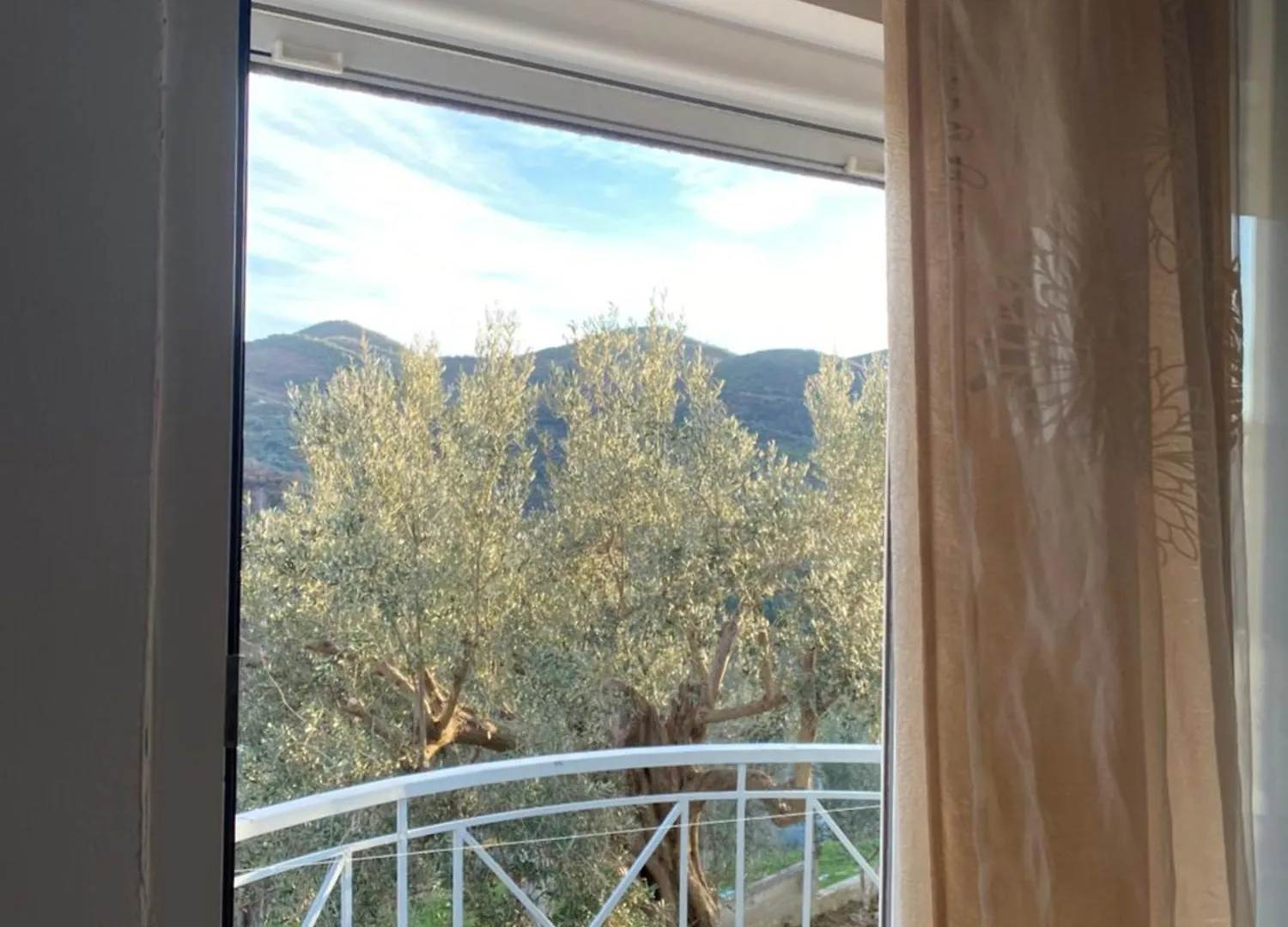 Private Rooms In Villa, City Side Tirana Guest house
