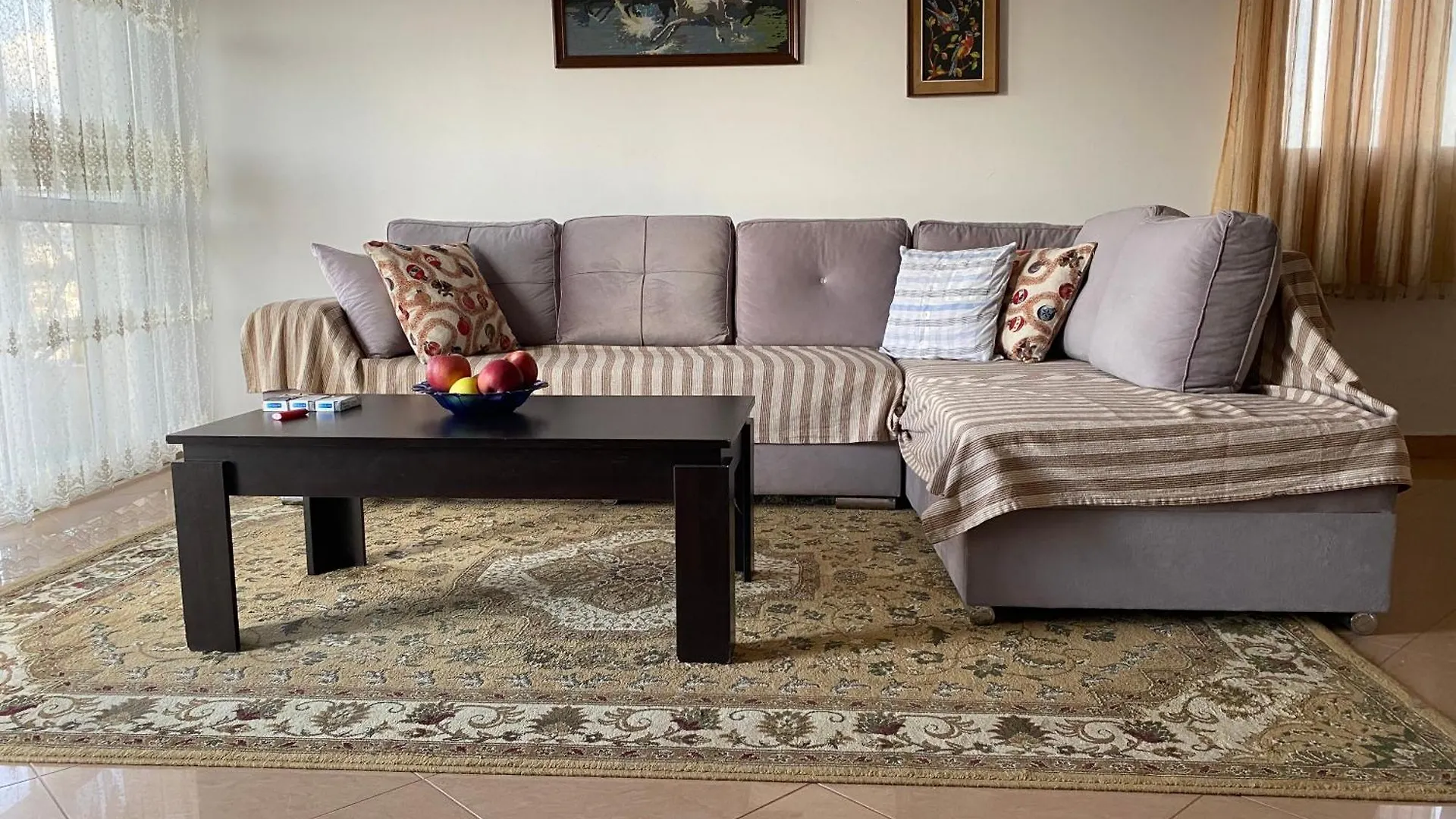 Guest house Private Rooms In Villa, City Side Tirana