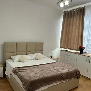 Kristal A Tirana